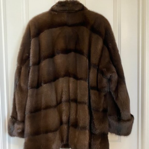 Jean Claude Jitrois Genuine Mink  Fur Coat Medium Length Dark Brown Size XL US/4 - Picture 2 of 16